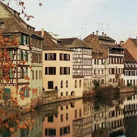 Oda ve Kahvaltı Au Jardin De La Maison Des Soeurs *